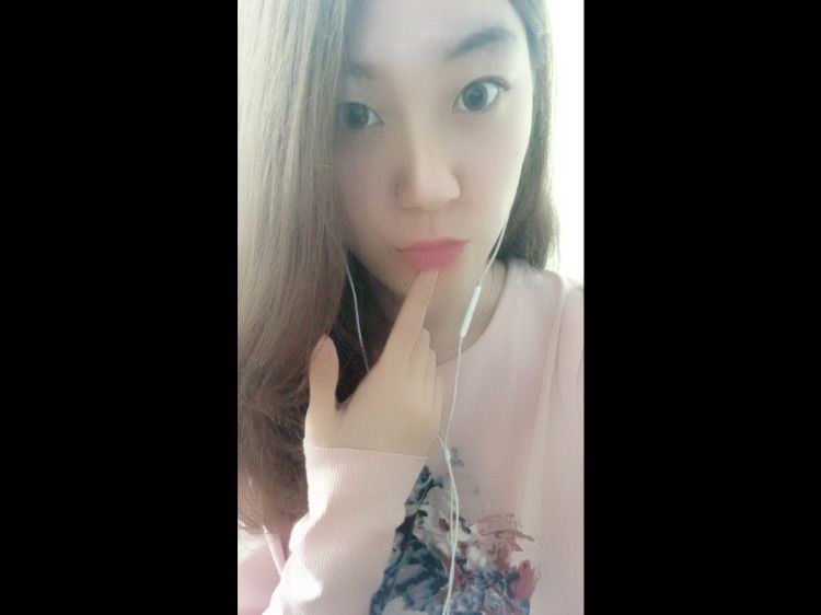 cc素颜虫虫求升级的主播照片