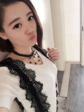 欢小云主播照片