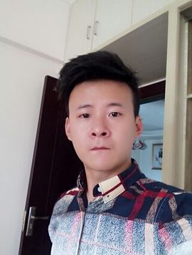 @龙纳主播照片