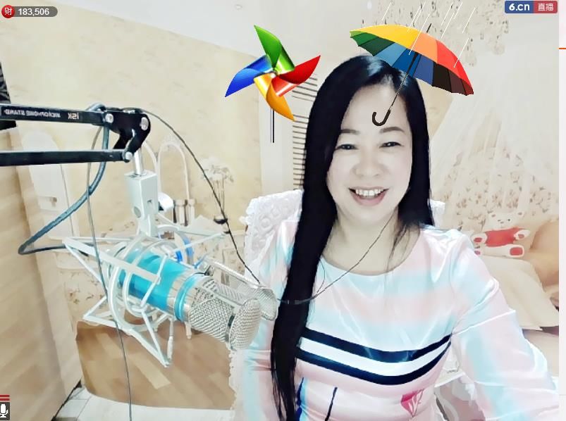 魅力女人唱民歌的图片