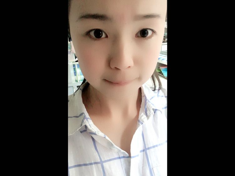 请大家叫我刘不二主播照片