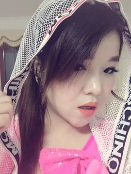 留馨尔主播照片