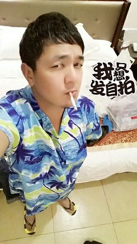 狼/哥主播照片