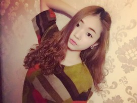 傣族混血糖糖主播照片