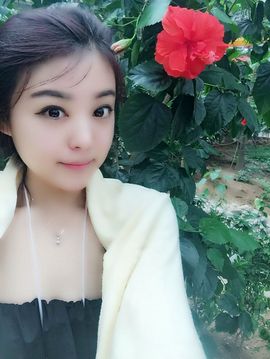 九小九，主播照片
