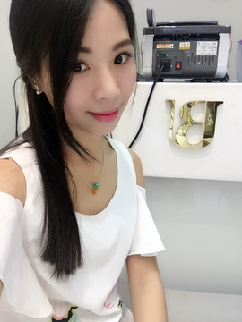 可怜的吃土猫猫主播照片