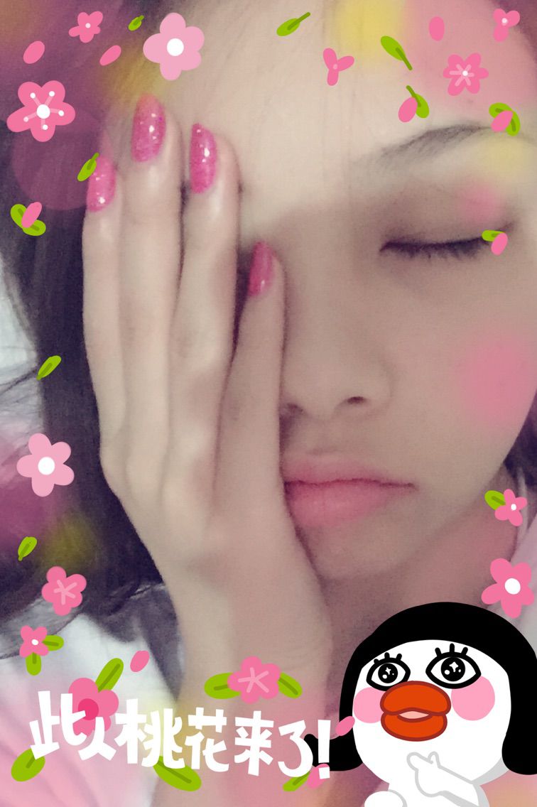 可爱的燕儿主播照片