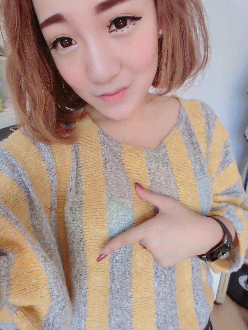 呦呦呦小哥哥主播照片