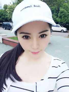 菲菲菲尔主播照片