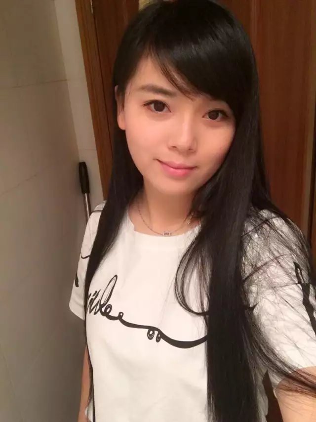 七七，新人求关注的主播照片