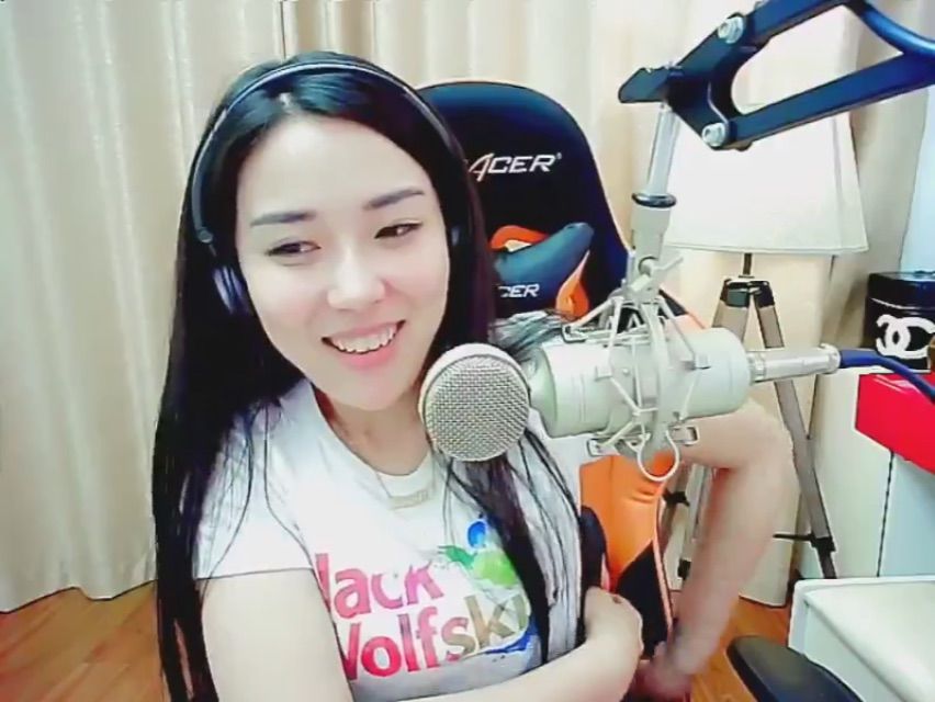 菩提树下乘风凉的主播照片