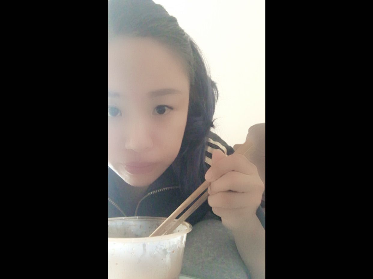 包2﹀大舌头的主播照片