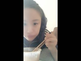 包2﹀大舌头主播照片