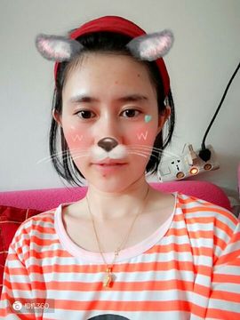 卫琳琅主播照片