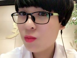 💋红唇爱上香烟主播照片