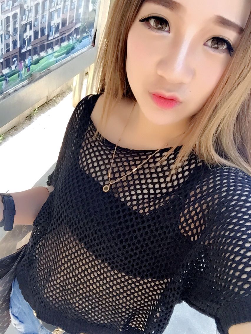 呦呦呦小哥哥主播照片