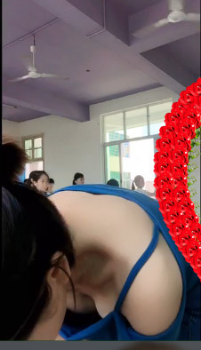 伊人不见主播照片