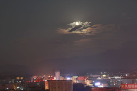 郑家平主播照片