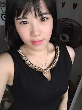 我是小小小美女。主播照片