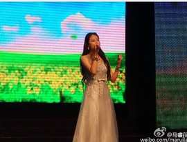 明星马睿菈进入直播间主播照片