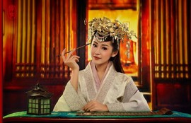 明星马睿菈进入直播间主播照片