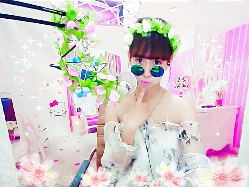 ╰妍小妖゜的主播照片