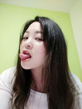 蚀骨💋冷美人主播照片