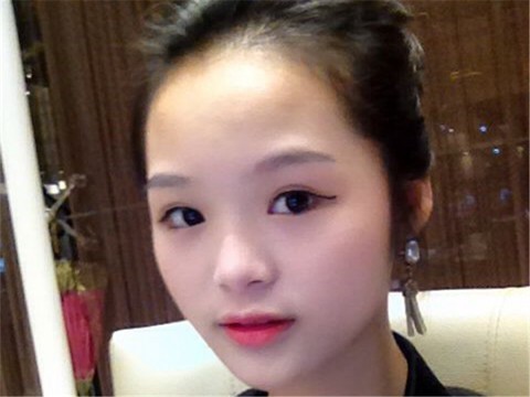 四叶草😘海报