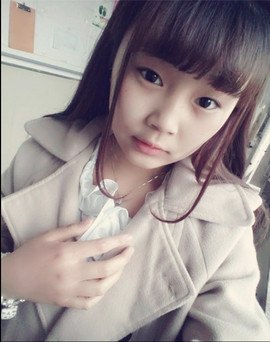 权萌萌i主播照片