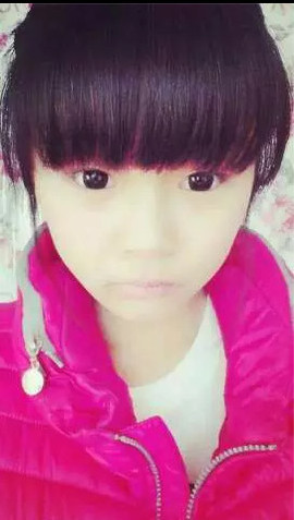 权萌萌i主播照片