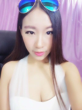 亲切家族主播照片
