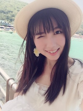倒立的小丸子主播照片
