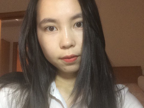 长颈鹿爱啃洋葱海报