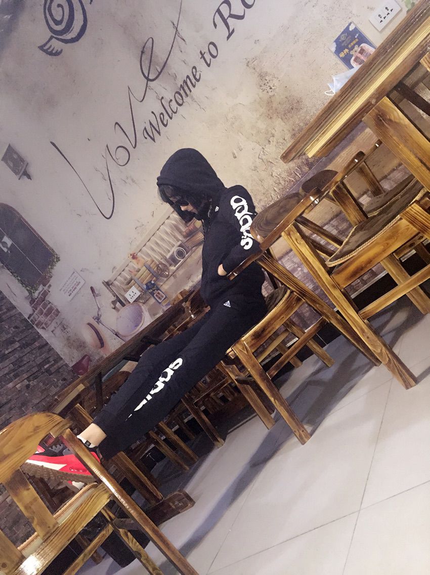 苗苗酱m不定时开播的主播照片