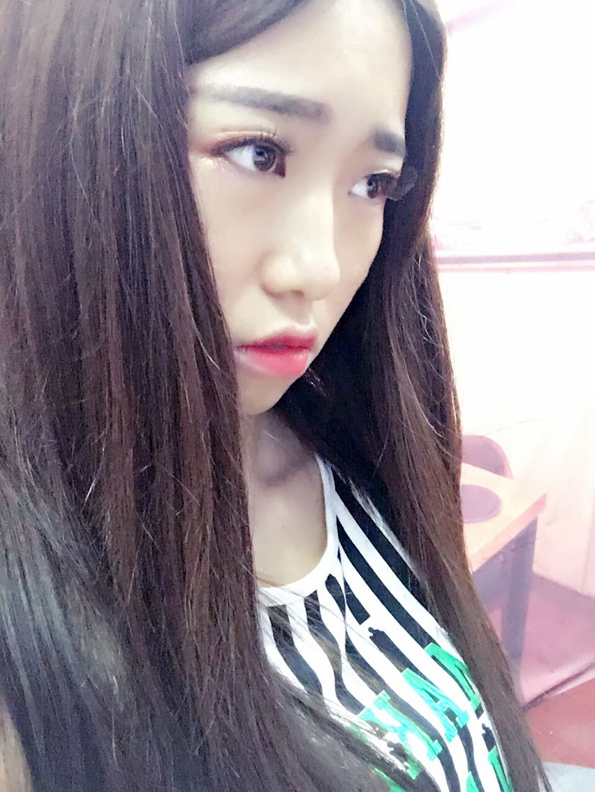 糖小糖♥愿世界和平的主播照片