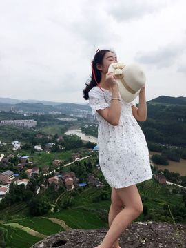 狸宝宝主播照片