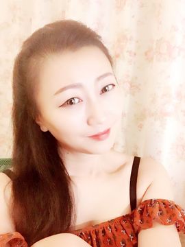 小满@前台接待主播照片