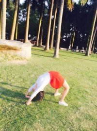 依曼儿主播照片