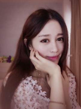 大聆听温主播照片
