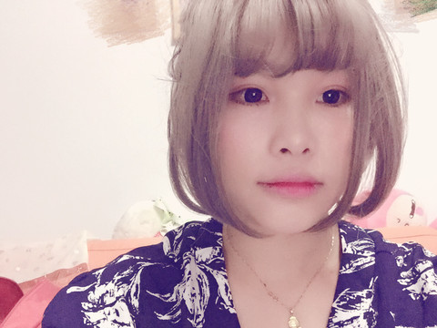 biubiu白小白海报