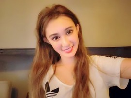 泠汐小混血用心唱歌主播照片