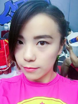 萌帅女汉子主播照片