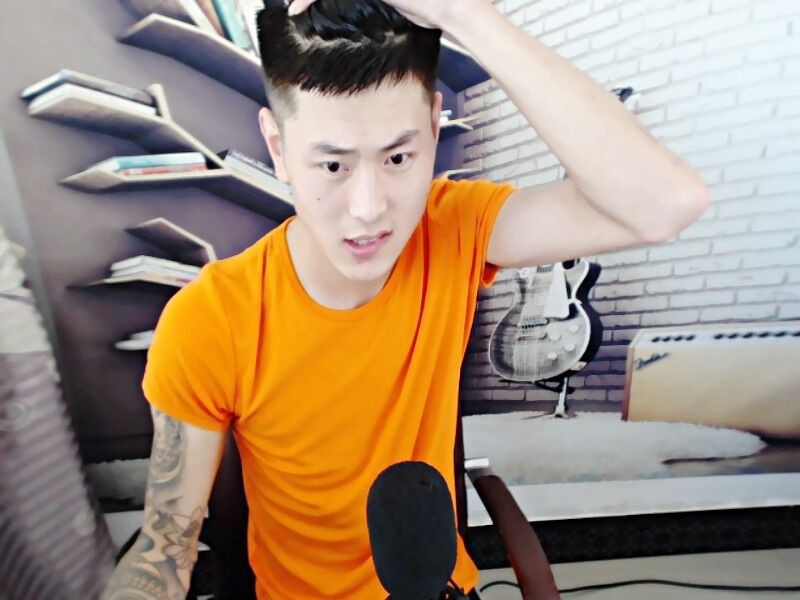 80111花小明的主播海报
