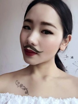 艾艾、思密达主播照片