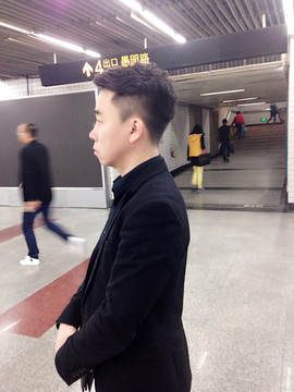 歌神星火主播照片