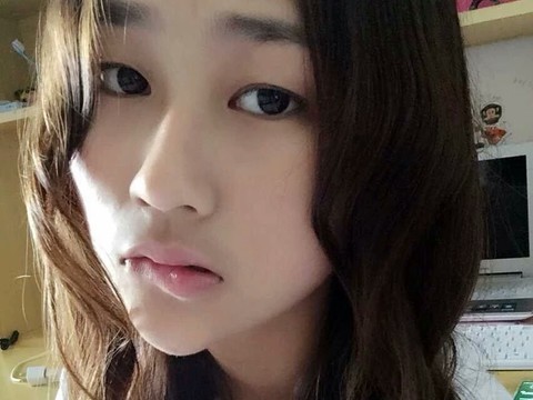 ♬♬梅子海报