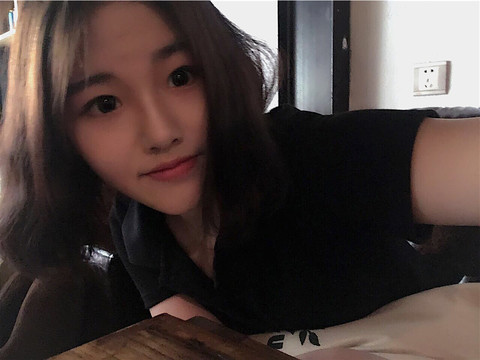 西瓜很饿🍉海报