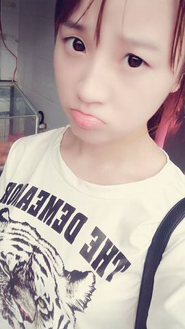 Diana麦子主播照片