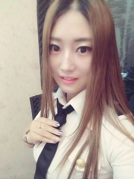 大聆听温主播照片