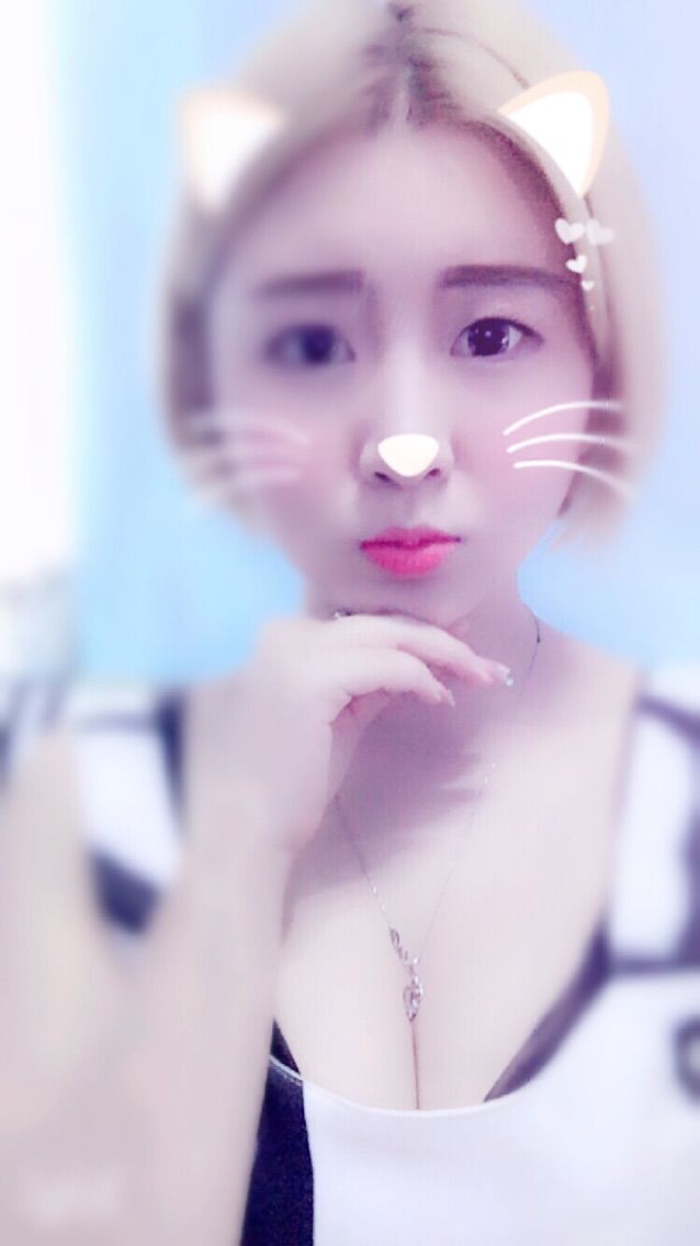 璐宝停播主播照片